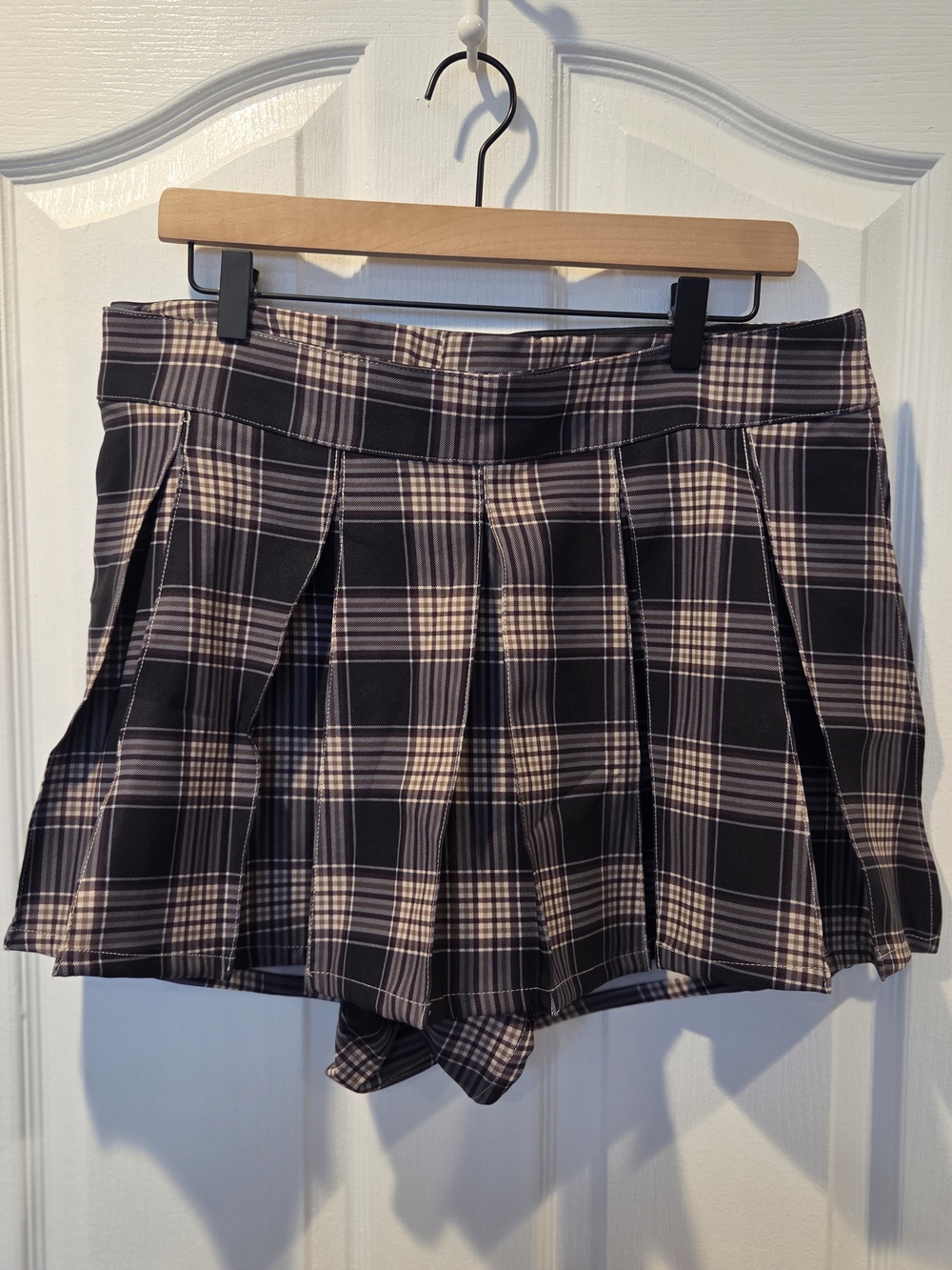 torrid Black and Beige Plaid Pleated Mini Skort